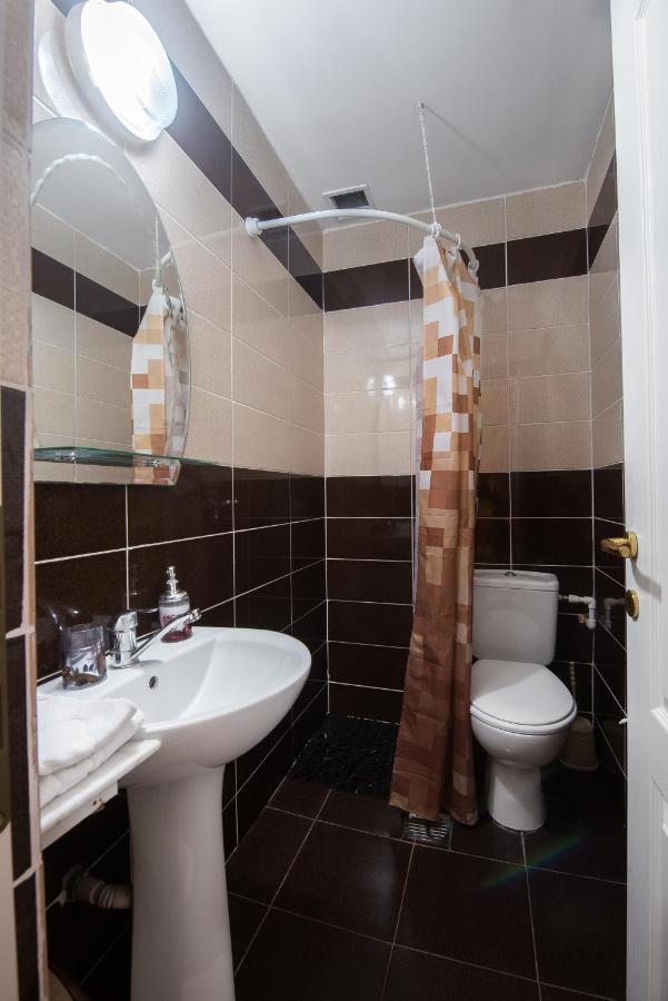Casa 4 Odai Ξενοδοχείο Douăzeci şi Trei August Εξωτερικό φωτογραφία